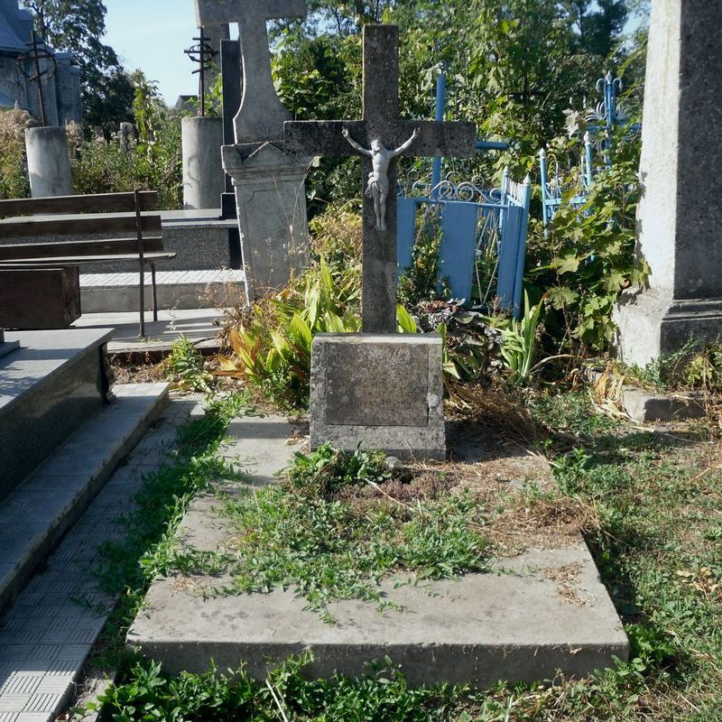 Tombstone of Michal and Roman Zurawczyk, Ternopil cemetery, as of 2016.