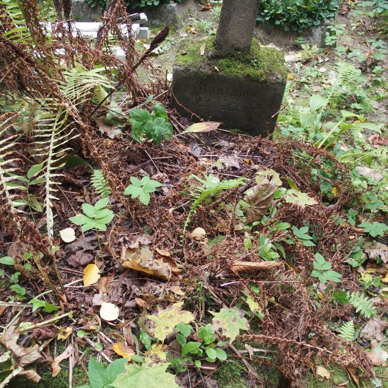 Tombstone of Stanislaw Zolnieruk, St Michael's cemetery in Riga, as of 2021.