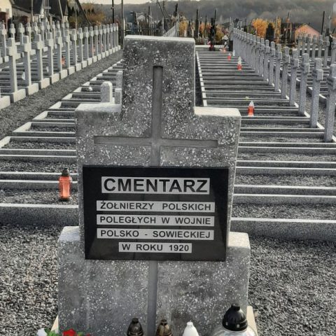 Quarters of Polish soldiers from the 1920 battles in the parish cemetery