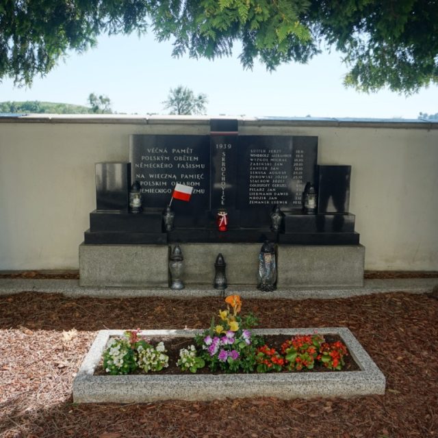 Grób 13 ofiar niemieckiego obozu Skrochowitz