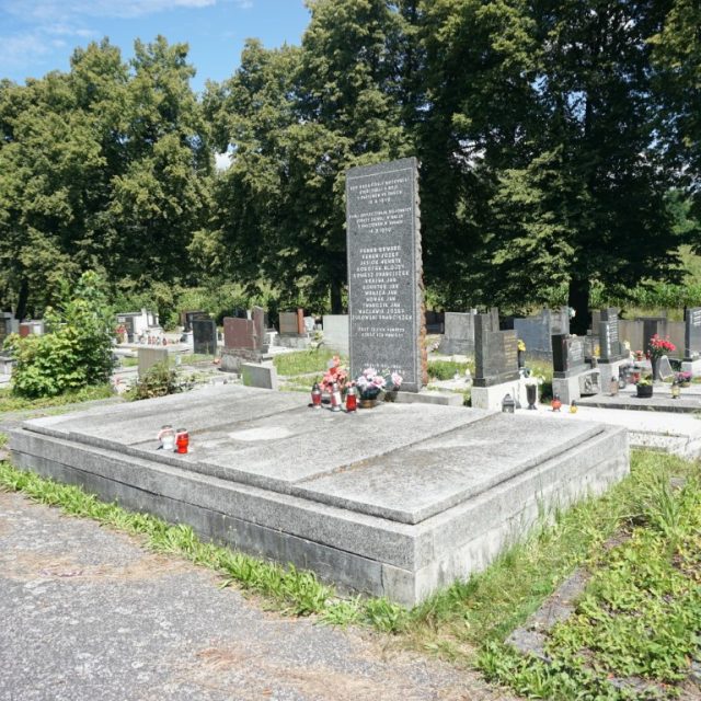 Grób 12 ofiar egzekucji z 18.09.1939 roku przy kopalni „Barbara”