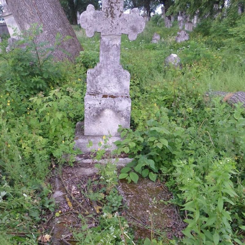 Tombstone of Stanislaw and Teresa Berezowski, Zbarazh cemetery, as of 2018