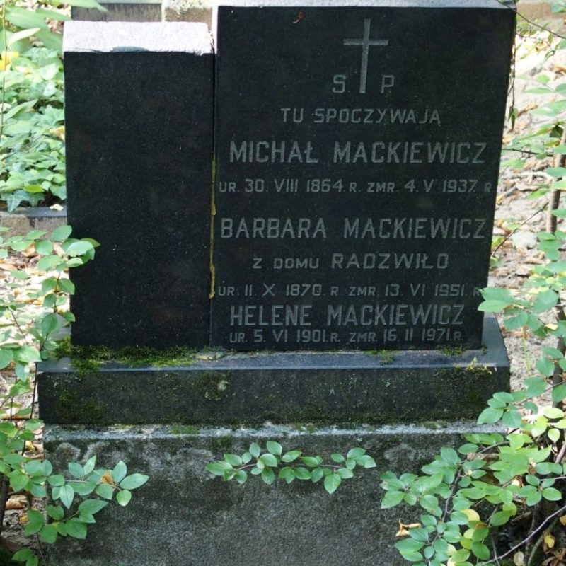Надгробок Барбари Мацкевич, Гелени Мацкевич і Міхала Мацкевича на Михайлівському цвинтарі в Ризі, стан на 2021 рік