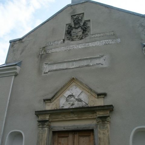 Gniewoszów burial chapel, cemetery in Potok Złoty, state from 2006