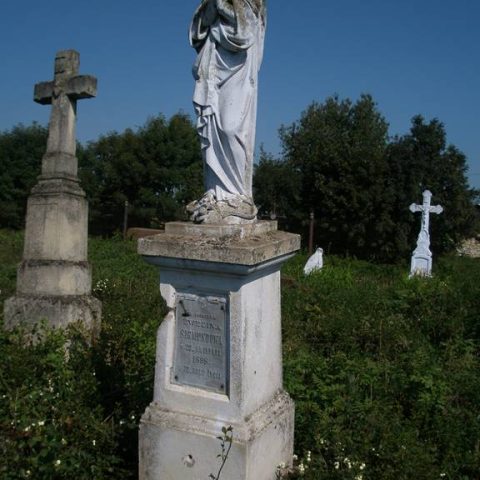 Pierre tombale d'Evelina Sigmundova, cimetière de Barysh, Ukraine