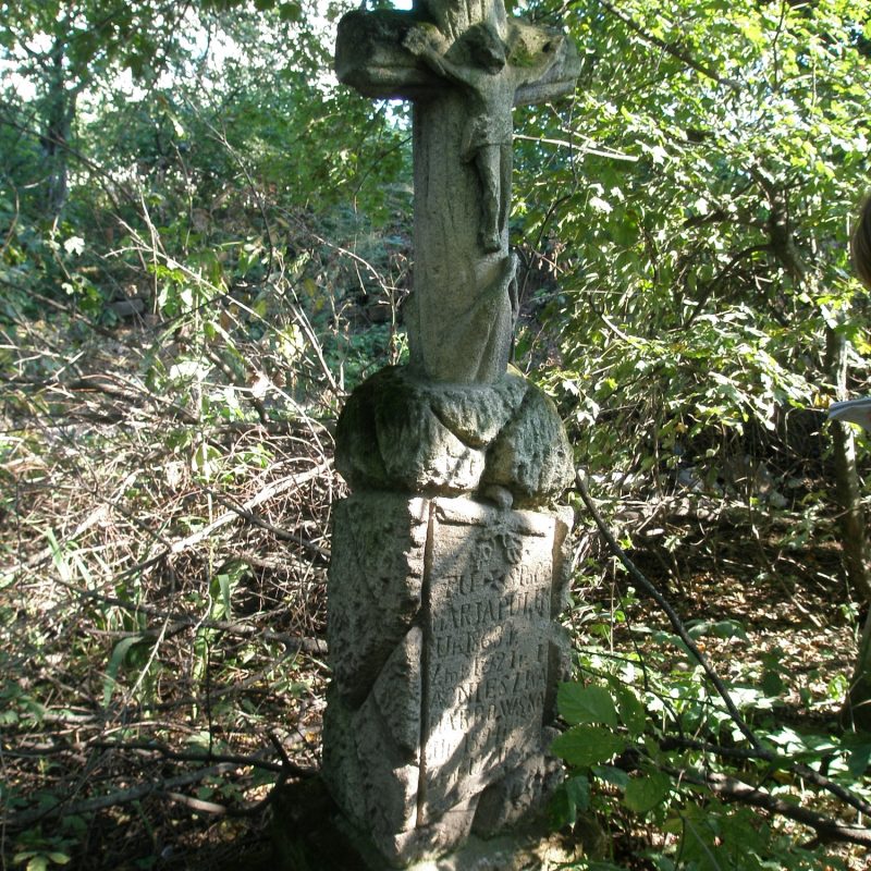 Tombstone of Agnieszka Harbowska and Maria Puler, Podles cemetery, as of 2006.