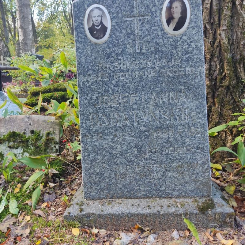 Tombstone of Joseph and Anna Abaratynski