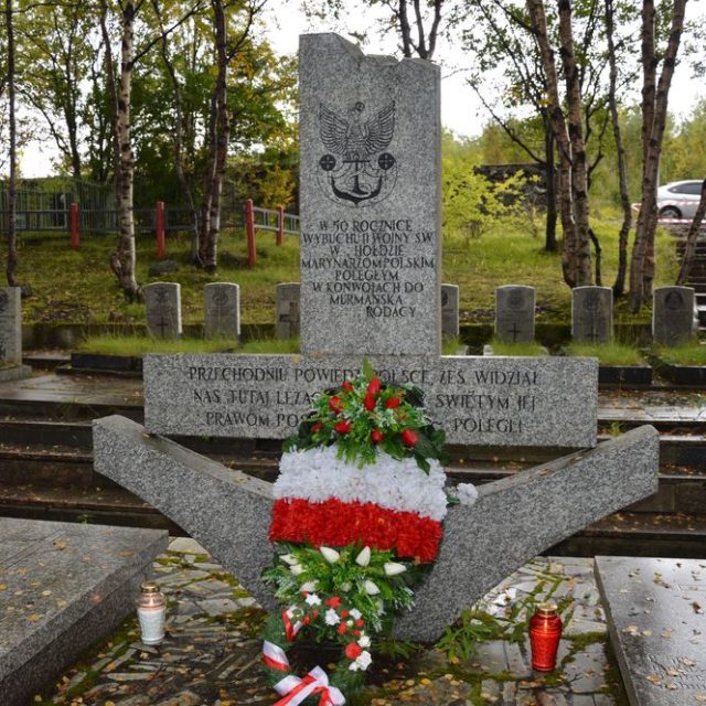 Graves of Polish seamen from World War II