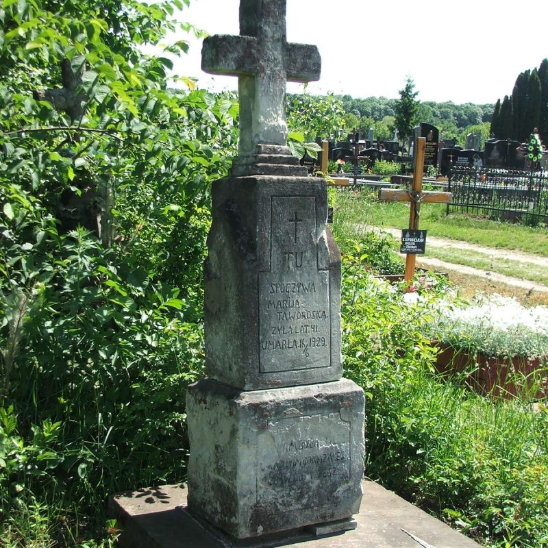 Tombstone of Maria Taworska, cemetery in Borki Wielkie