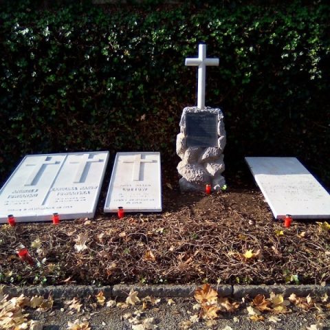 Sihlfeld Cemetery in Zurich, tombstones of Andrzej Towiański, his wife Karolina, née Max Towiańska, her sister Anna, née Max Gutt, and her husband Ferdinand Gutt, as well as members of the Circle for God's Cause during the work in progress