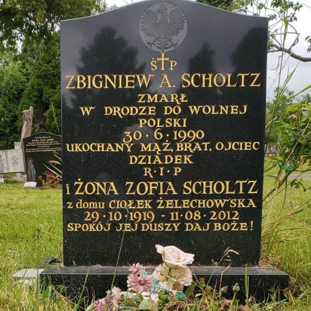 Tombstone of Zbigniew and Sophie Scholtz
