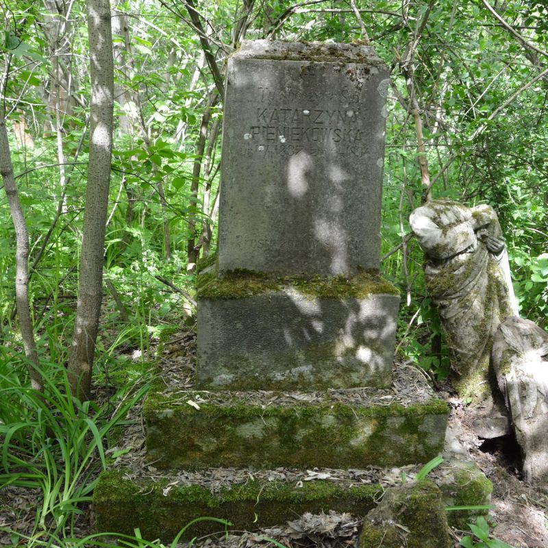 Tombstone of Katarzyna Pieniekowska in the cemetery in Draganovka
