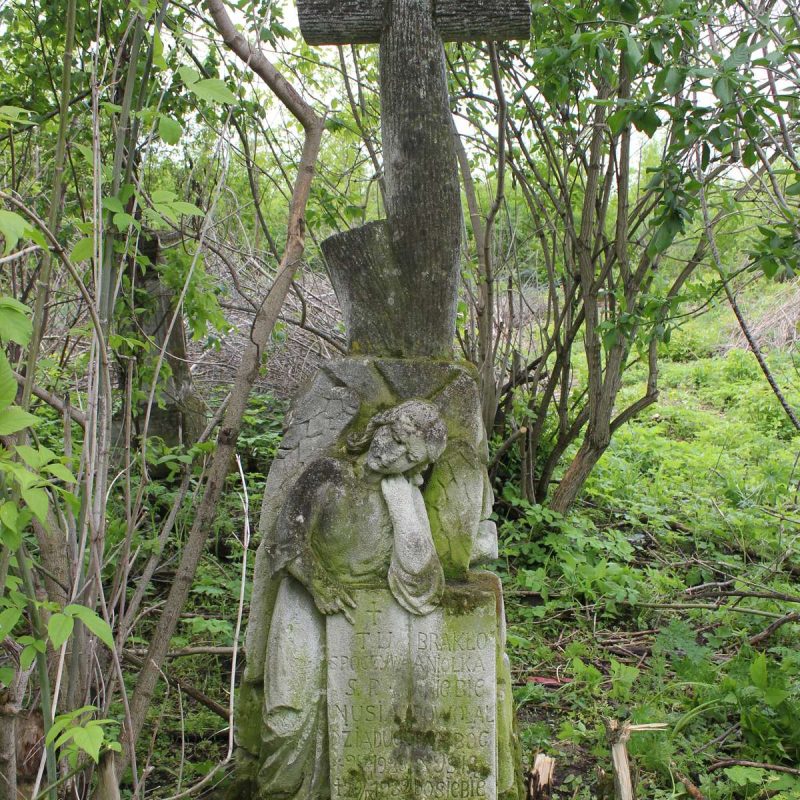Tombstone of Nusi Dziaduch, Toki cemetery, 2019
