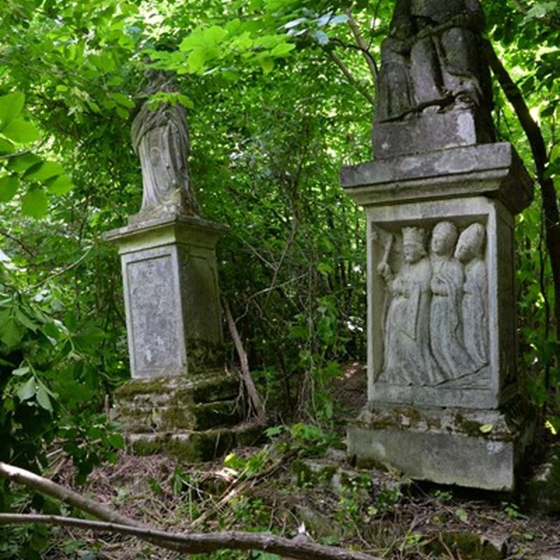 Tomb of Anna, Katarzyna and Kacper Posóchowski, Petryków cemetery