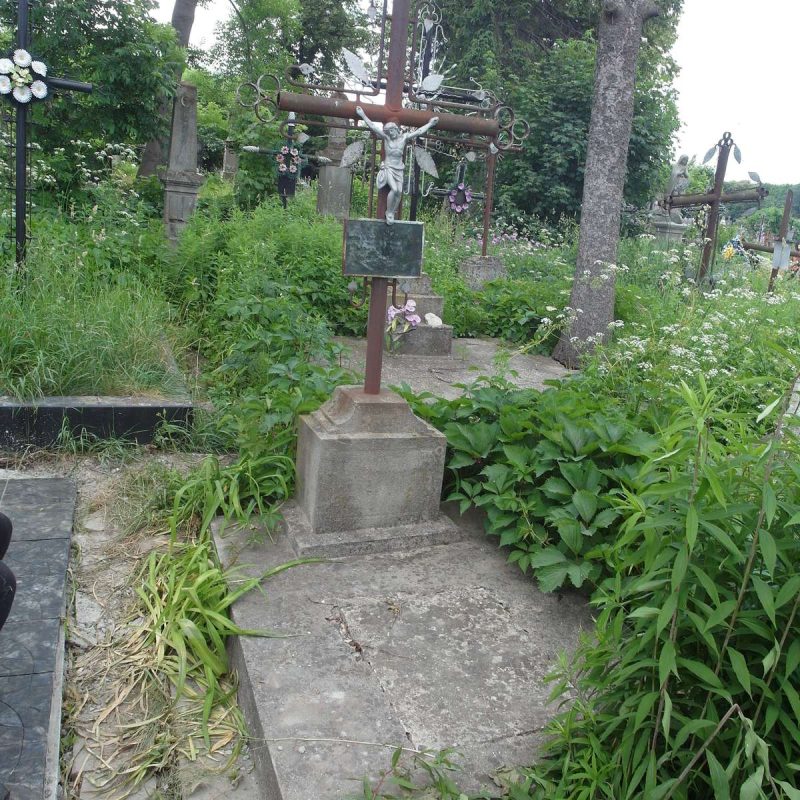 Tombstone of Józefa and Jan Saganski, cemetery in Petryków