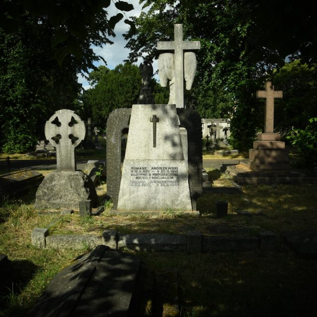Tombstone of Milena and Tomasz Arciszewski, Brompton Cemetery, London
