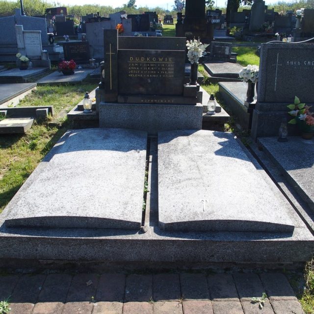 Nagrobek rodziny Dudków, cmentarz w Sibicy (obecnie Czeski Cieszyn-Sibica)