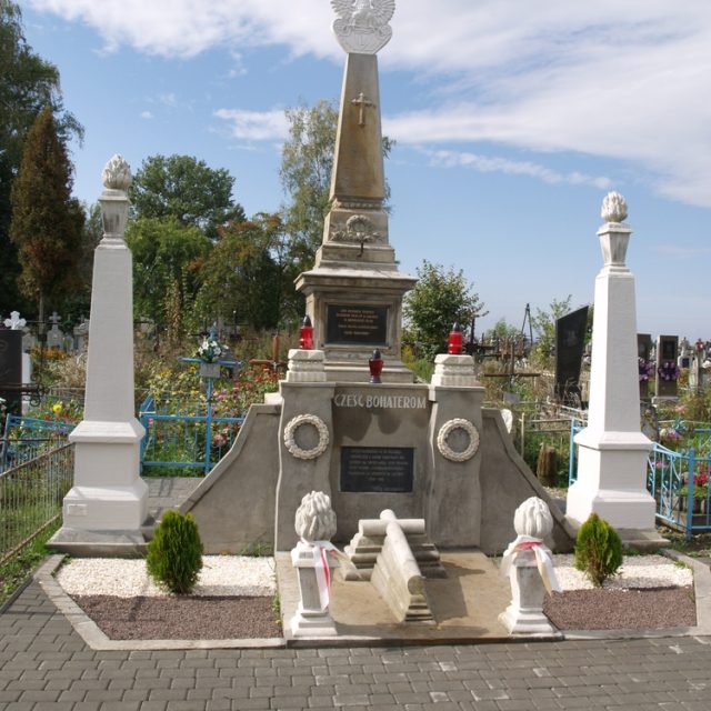 Grób Nieznanego Żołnierza oraz nowa tablica na nim