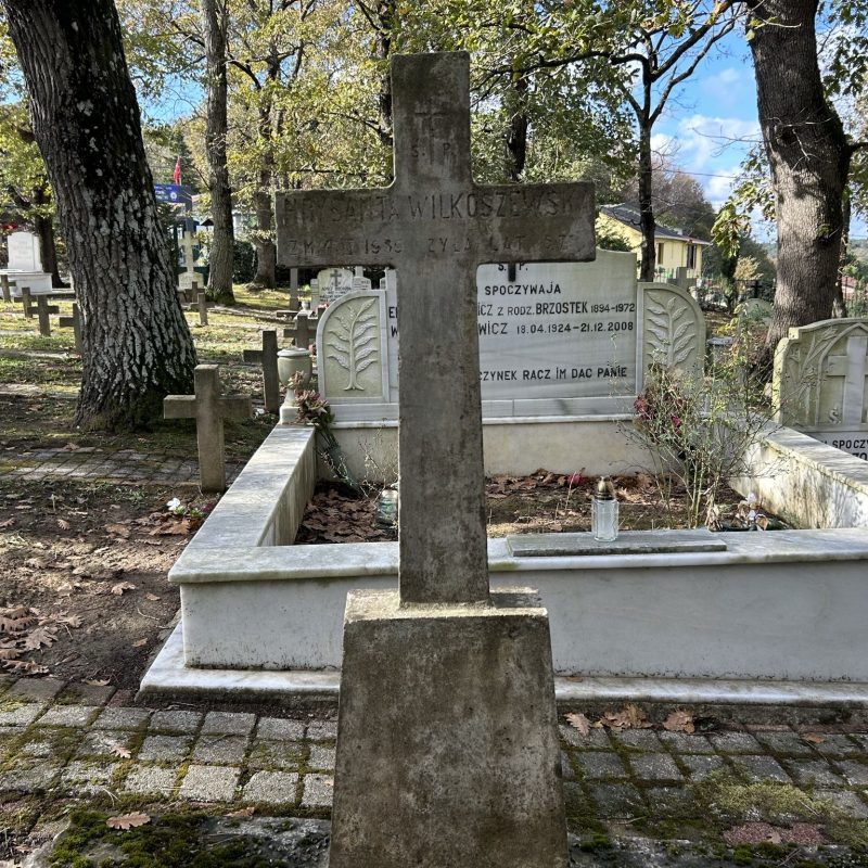 Nagrobek Mrysanty Wilkoszewskiej, cmentarz katolicki w Adampolu