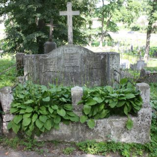 Nagrobek rodziny Wyszomirskich, cmentarz na Rossie w Wilnie, stan z 2013 r.