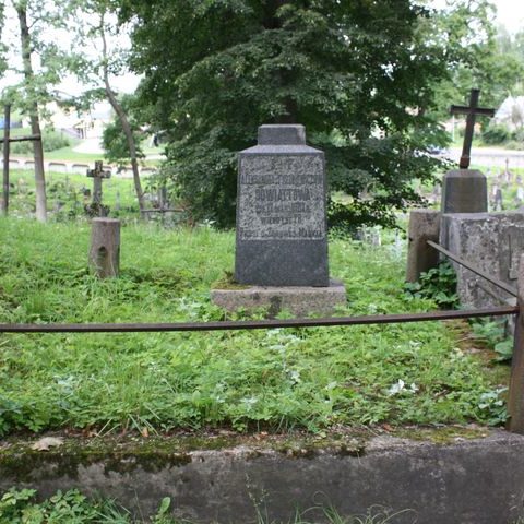 Nagrobek Aleksandry Dowiatt z cmentarza na Rossie w Wilnie, stan z 2013 r.