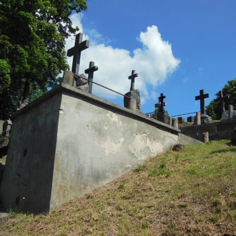 Tomb of Adam Bancewicz, Adela and Edward Kierewicz, Barbara Piotrowska, Ludwika Korwin-Piotrowska and Maria Żukowska, Rossa cemetery in Vilnius, state 2014