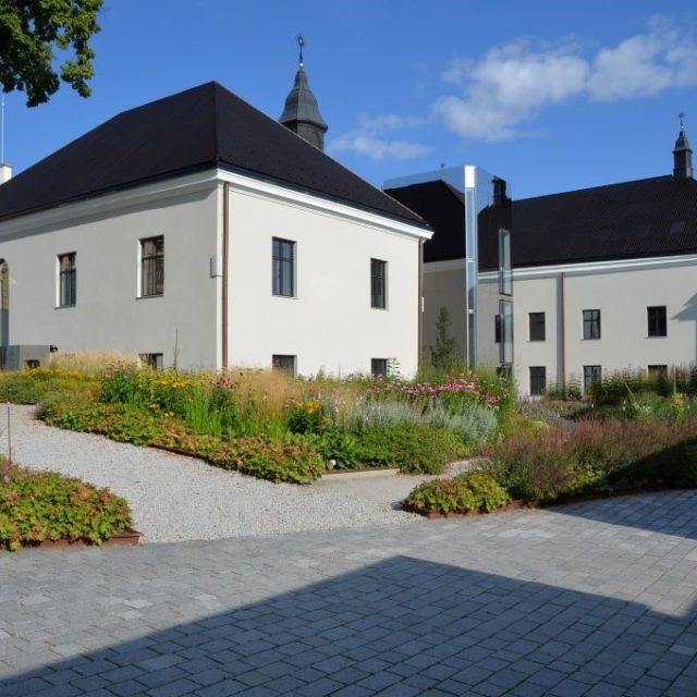 Dawny pałac Gosiewskich i klasztor sióstr miłosierdzia