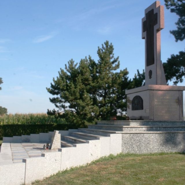 Pomnik Bajończyków w La Targette