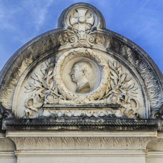 Tombe d'Auguste Nélaton au cimetière du Père-Lachaise à Paris