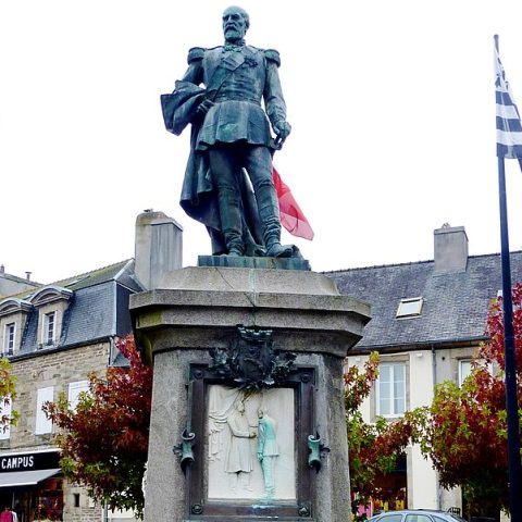 Monument to General Adolphe Le Flô in Lesneven, photo by Moreau.henri