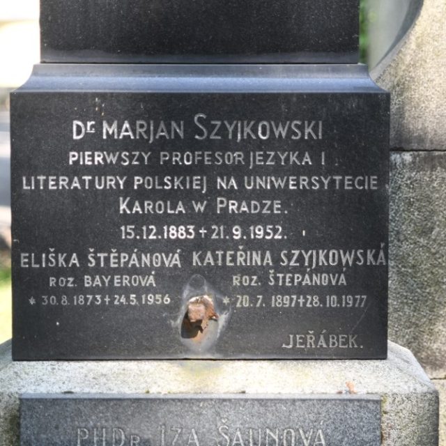 Nagrobek i tablica upamiętniające prof. Mariana Szyjkowskiego w Pradze