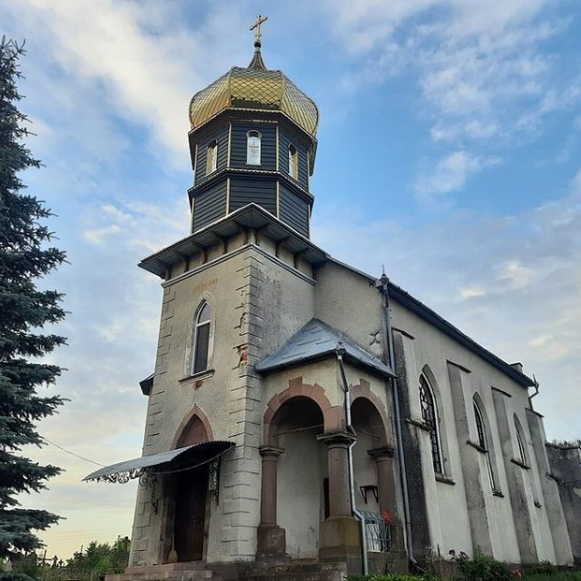 Église orthodoxe des Saints Pierre et Paul à Semenovo