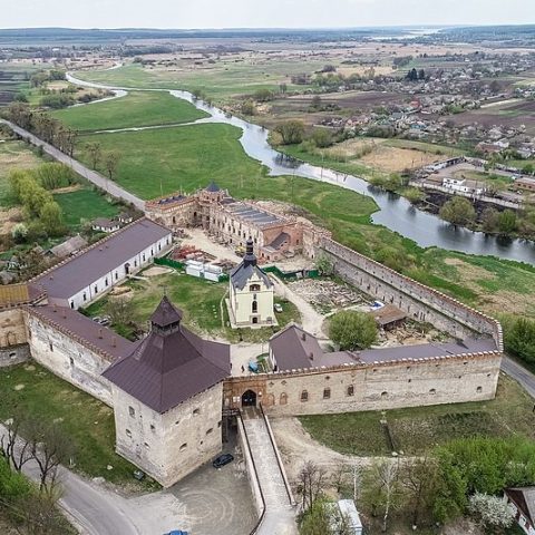 Miedzybozh Castle