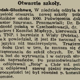 Coupure de presse avec le titre Otwarcie szkoły et une colonne de texte polonais sur l ouverture d une école polonaise à Nydek Głuchowa.