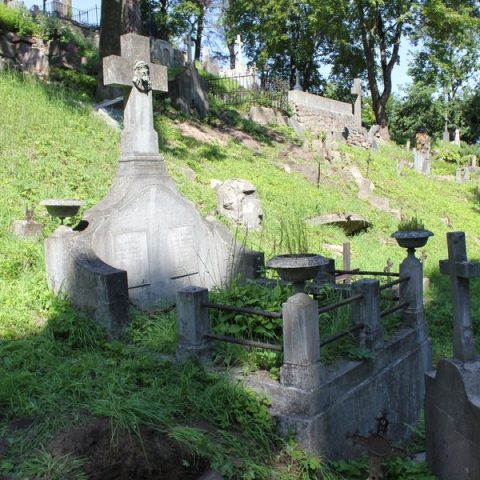 Grobowiec Anny Buder, Feliksa i Jadwigi Minkiewiczów, cmentarz Na Rossie w Wilnie, stan z 2013